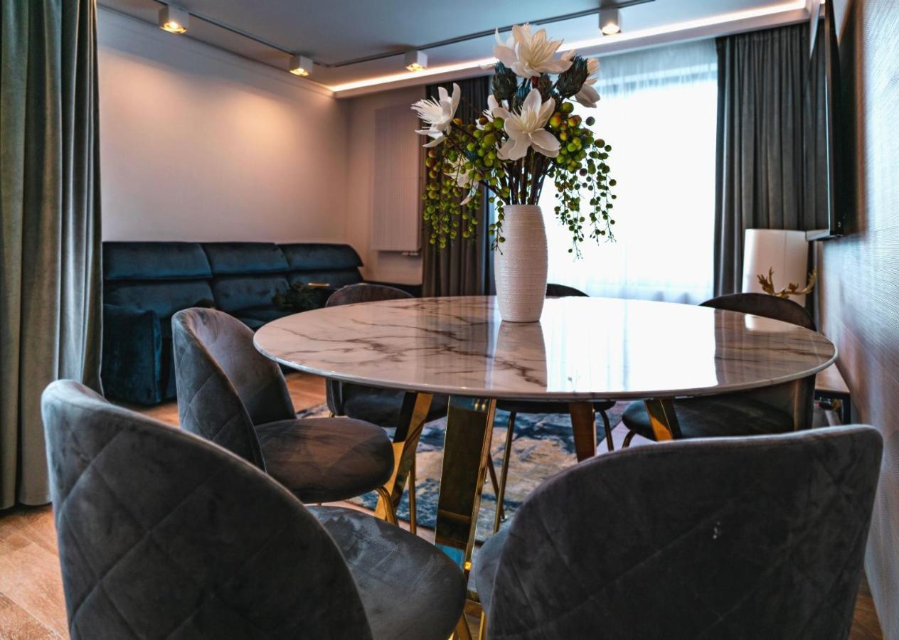 About Art Apartments Вроцлав Екстер'єр фото