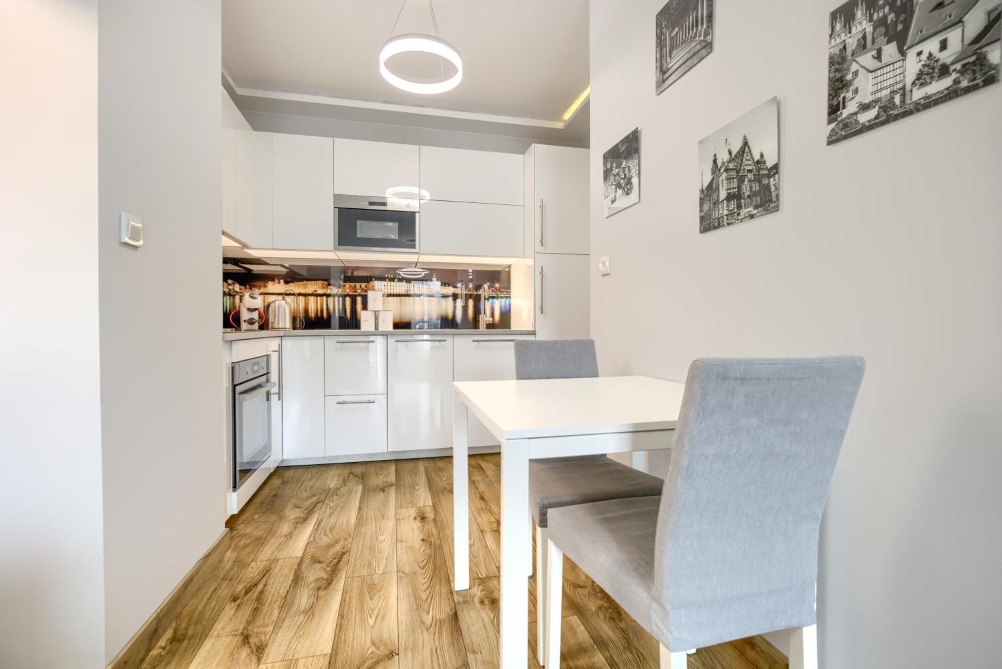 About Art Apartments Вроцлав Екстер'єр фото
