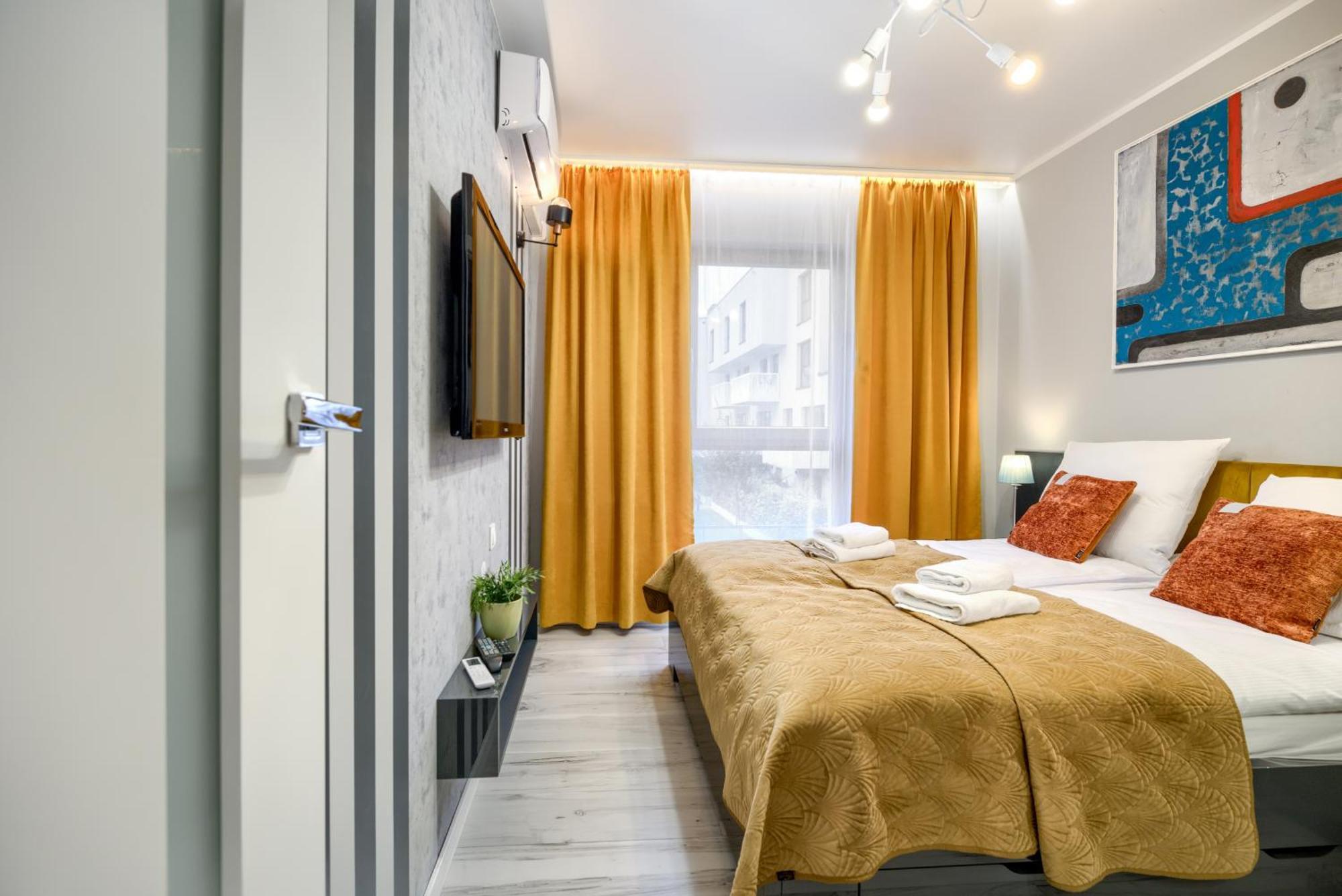 About Art Apartments Вроцлав Екстер'єр фото